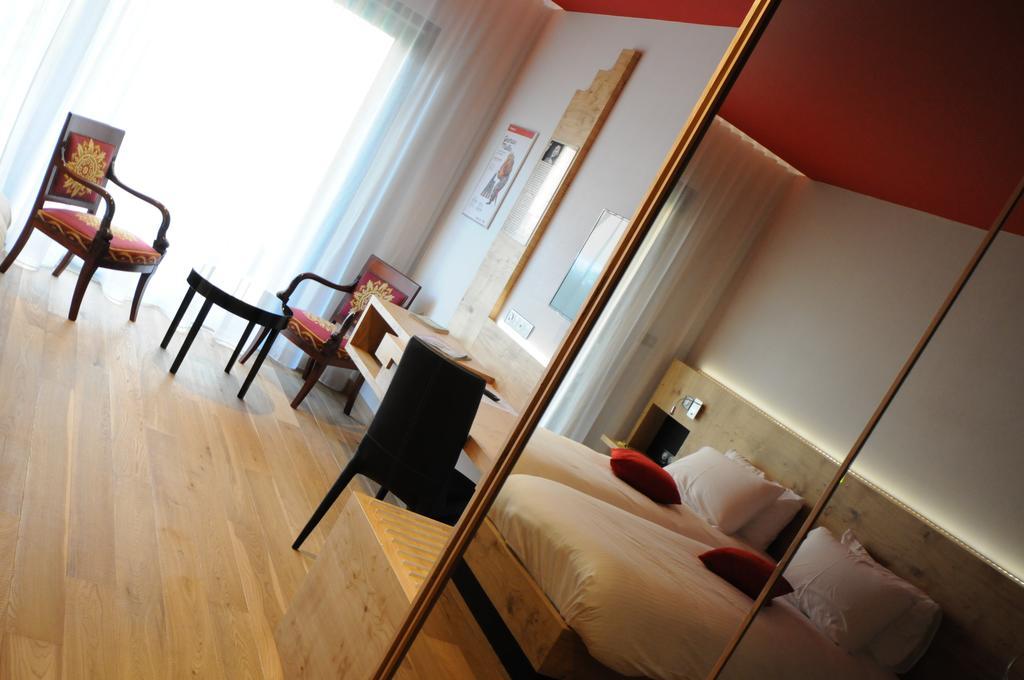 Logis Hotel Restaurant Au Boeuf Rouge Niederschaeffolsheim エクステリア 写真